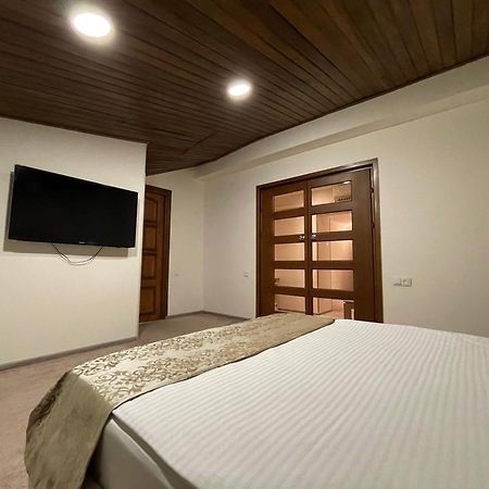 Delin Hotel And Tours Erywań Zewnętrze zdjęcie