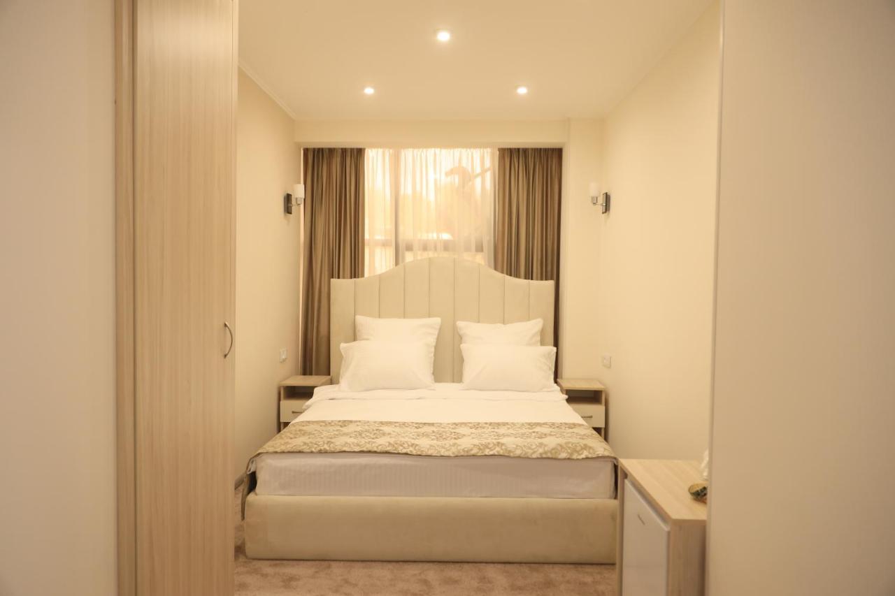 Delin Hotel And Tours Erywań Zewnętrze zdjęcie