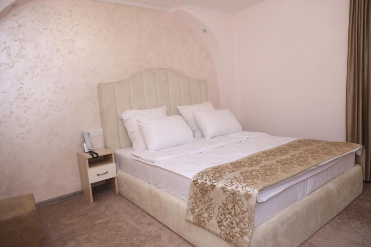 Delin Hotel And Tours Erywań Zewnętrze zdjęcie