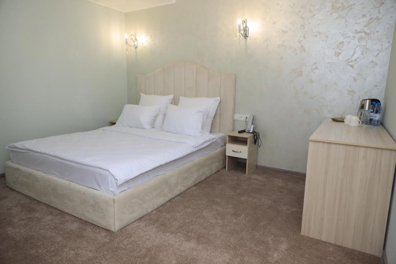Delin Hotel And Tours Erywań Zewnętrze zdjęcie