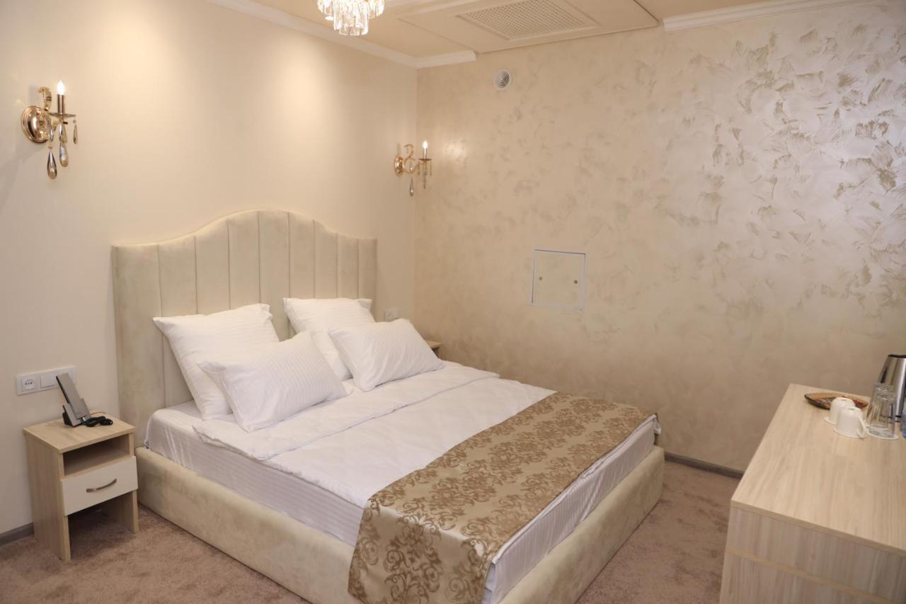 Delin Hotel And Tours Erywań Zewnętrze zdjęcie