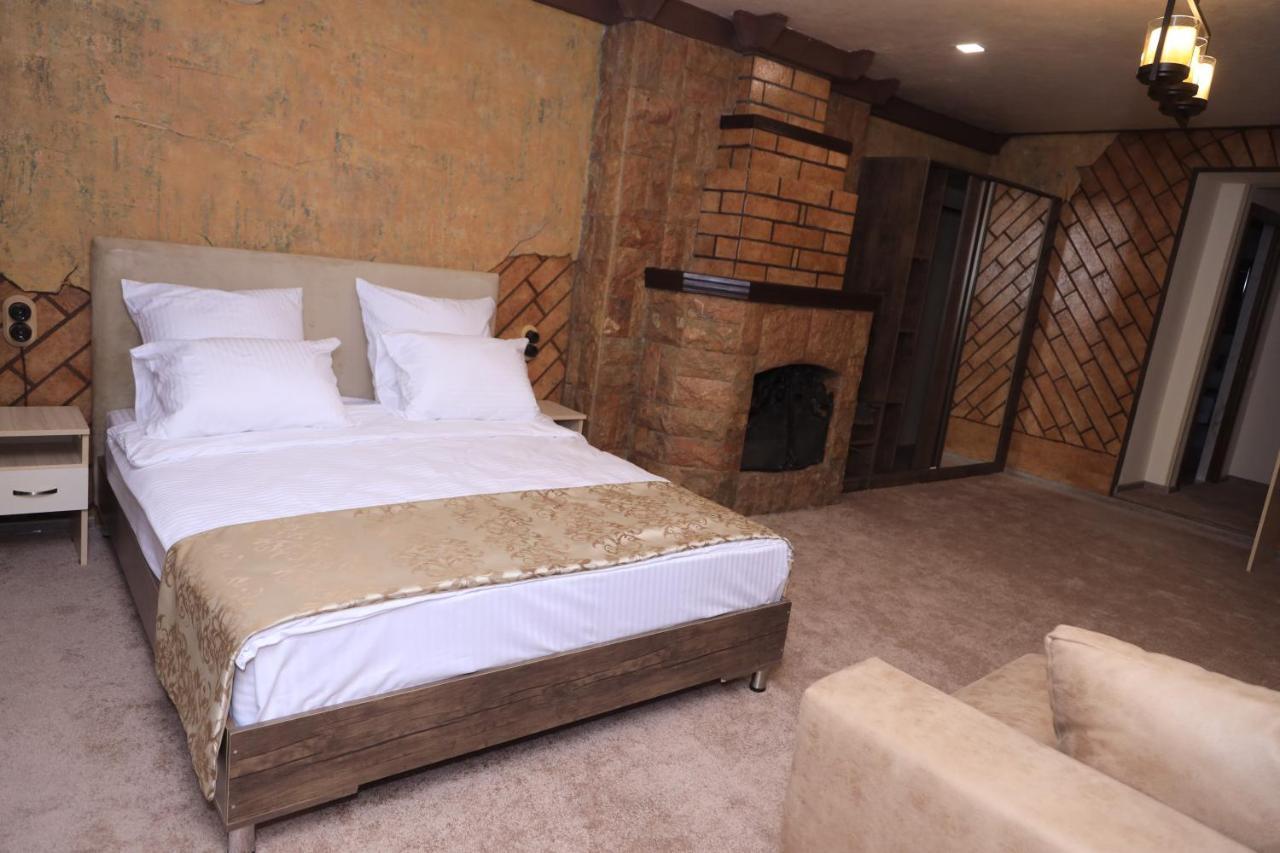Delin Hotel And Tours Erywań Zewnętrze zdjęcie