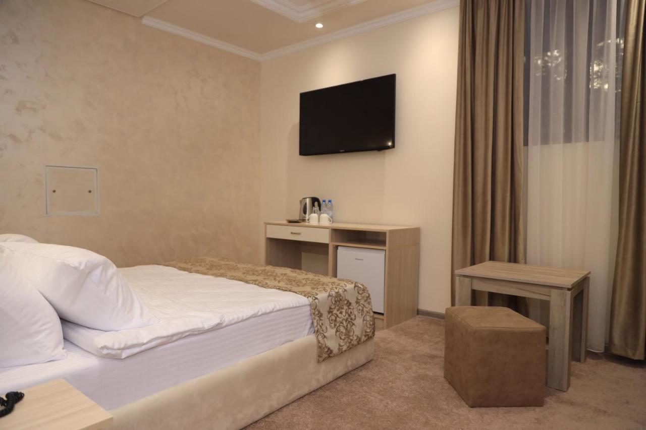 Delin Hotel And Tours Erywań Zewnętrze zdjęcie