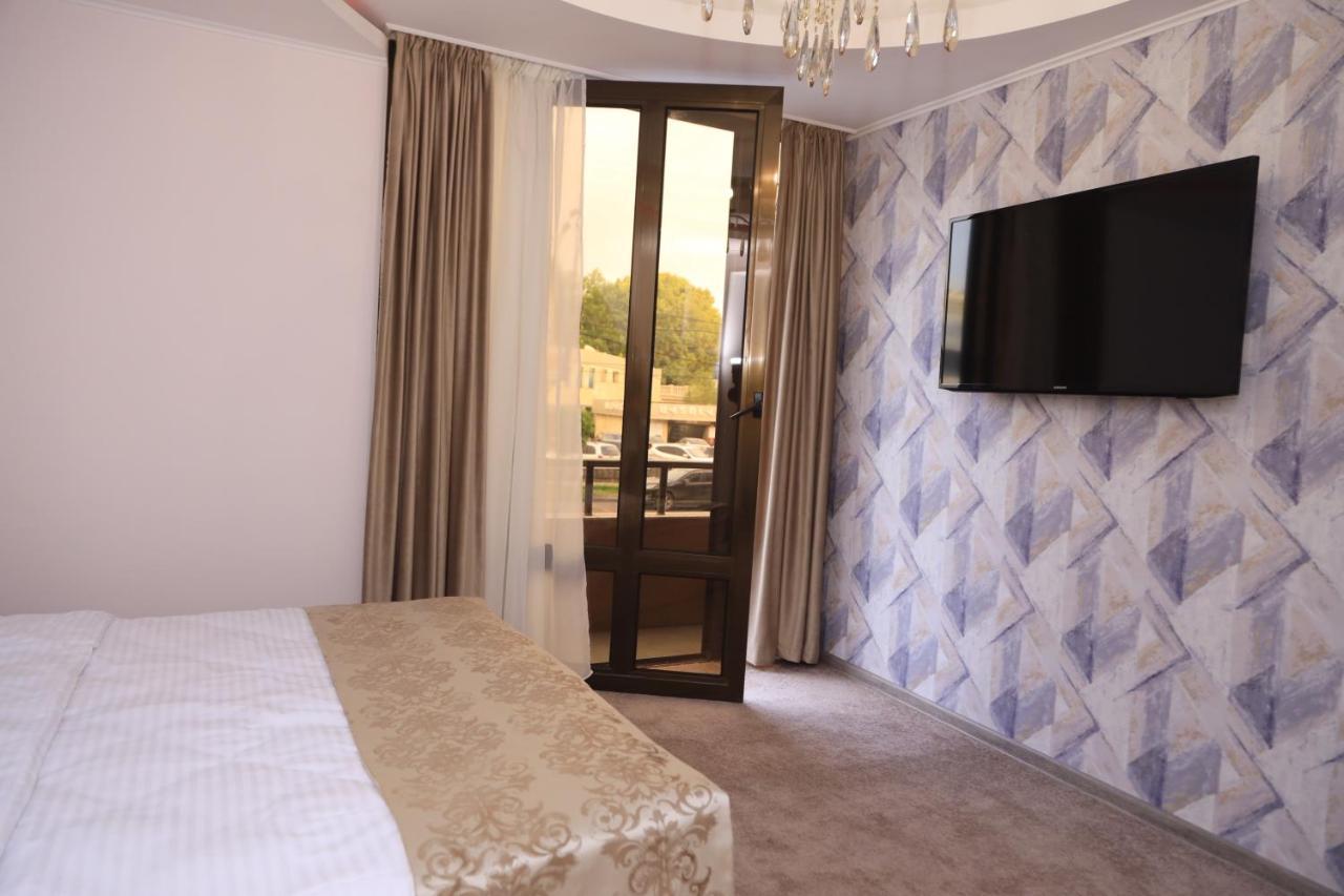 Delin Hotel And Tours Erywań Zewnętrze zdjęcie