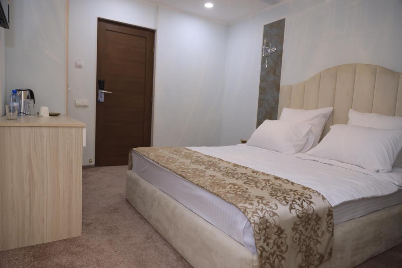 Delin Hotel And Tours Erywań Zewnętrze zdjęcie