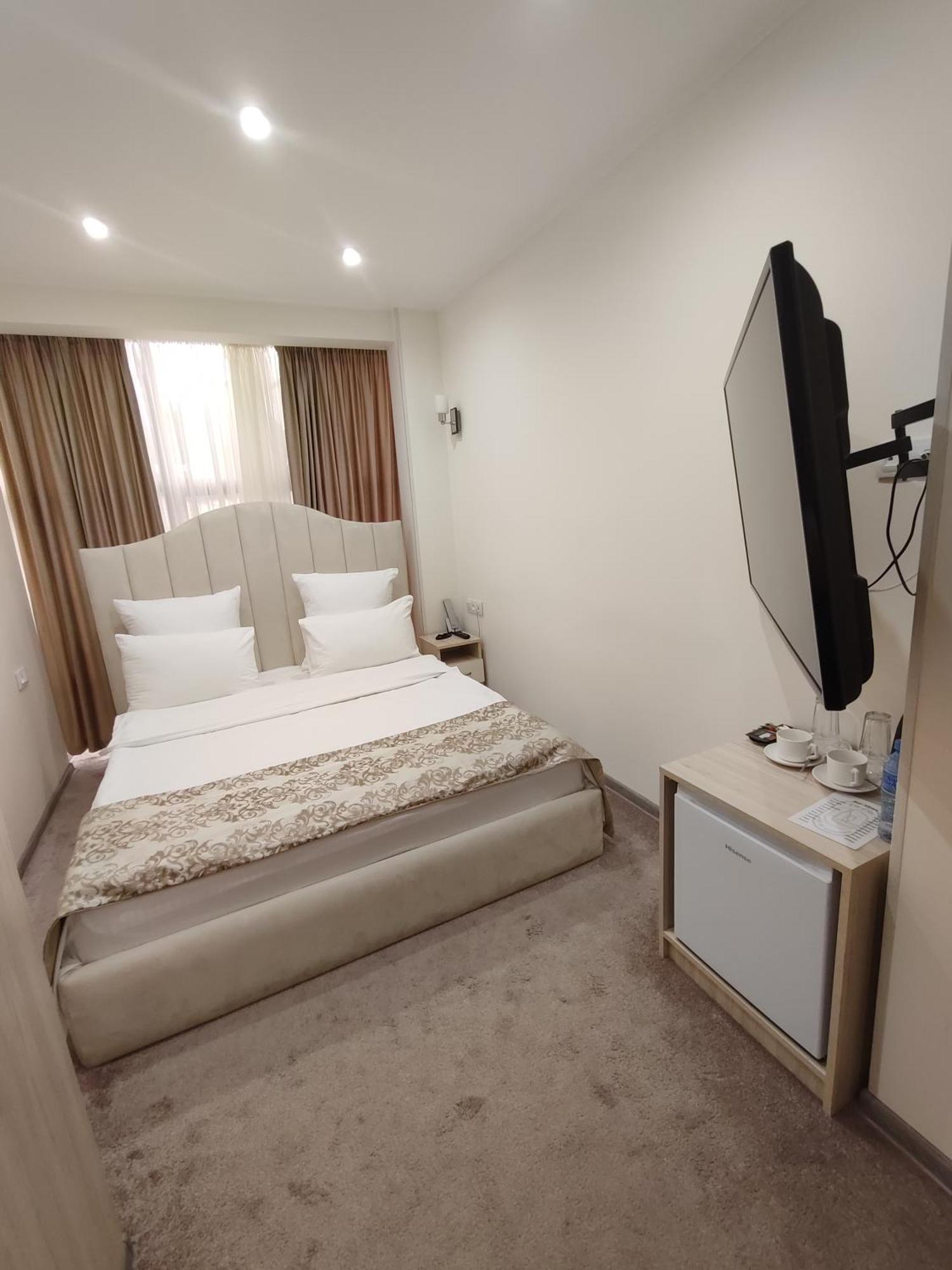 Delin Hotel And Tours Erywań Zewnętrze zdjęcie