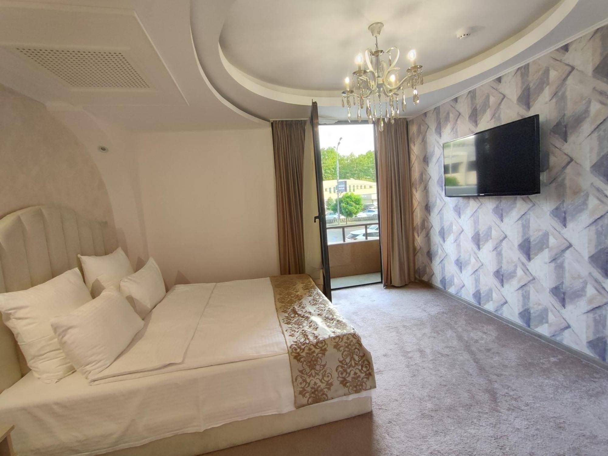 Delin Hotel And Tours Erywań Zewnętrze zdjęcie