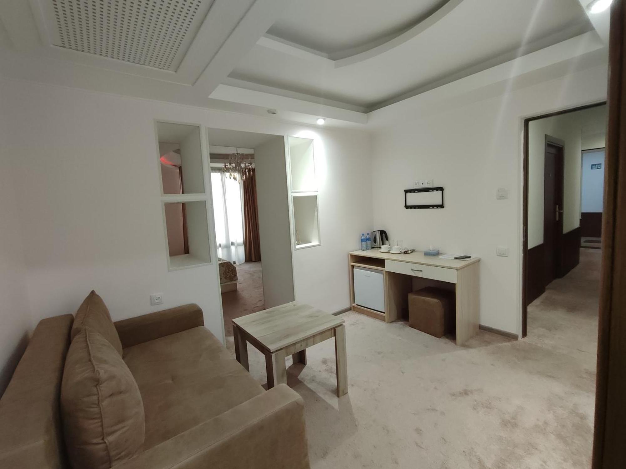 Delin Hotel And Tours Erywań Zewnętrze zdjęcie