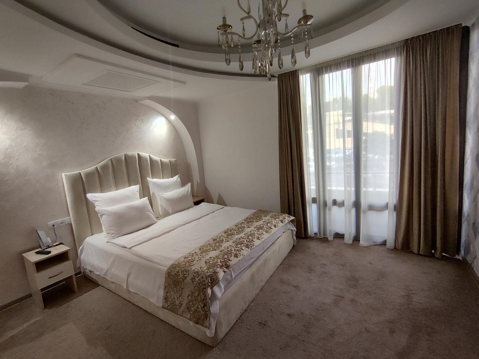 Delin Hotel And Tours Erywań Zewnętrze zdjęcie