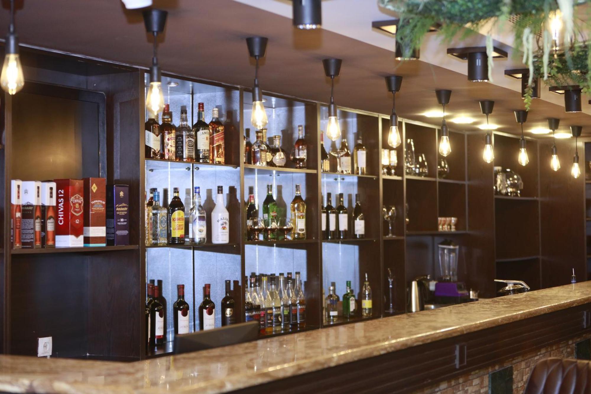 Delin Hotel And Tours Erywań Zewnętrze zdjęcie