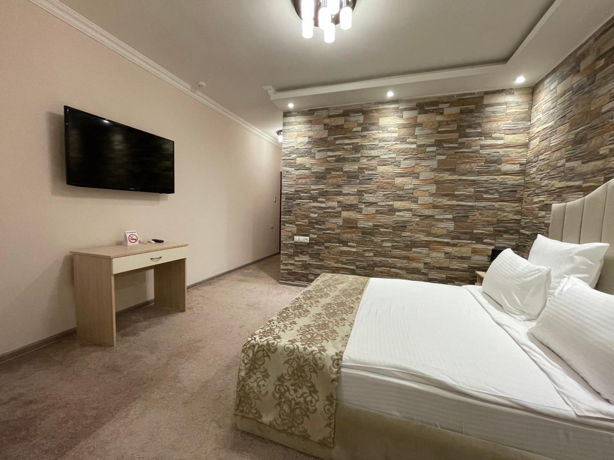 Delin Hotel And Tours Erywań Zewnętrze zdjęcie