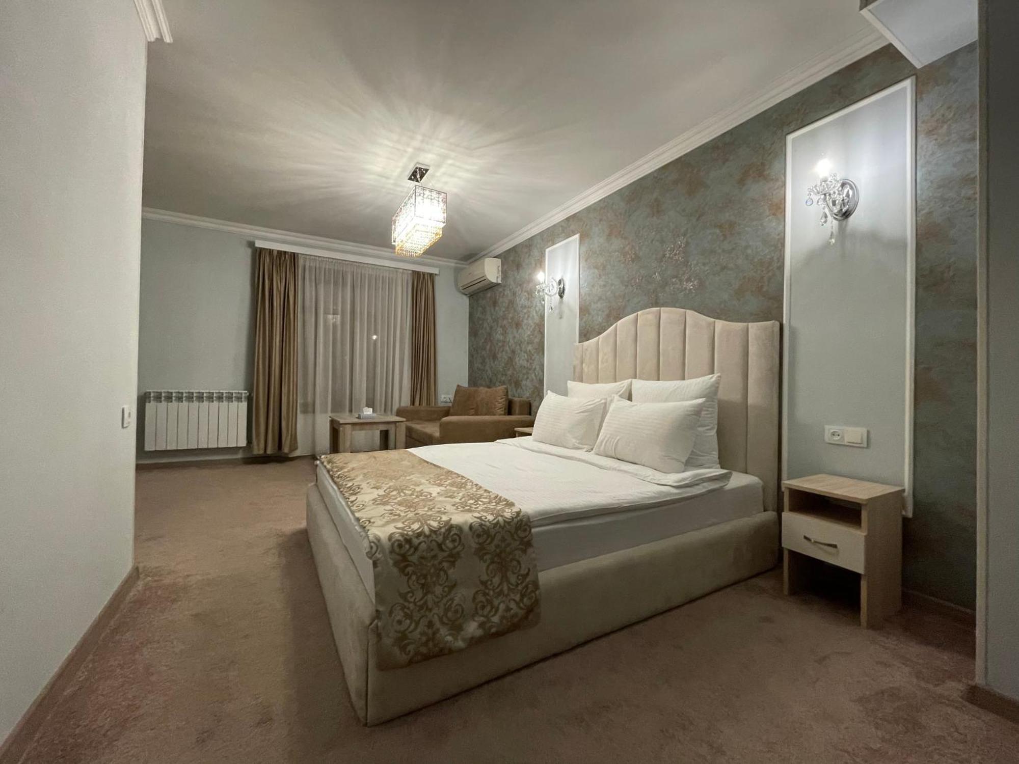 Delin Hotel And Tours Erywań Zewnętrze zdjęcie
