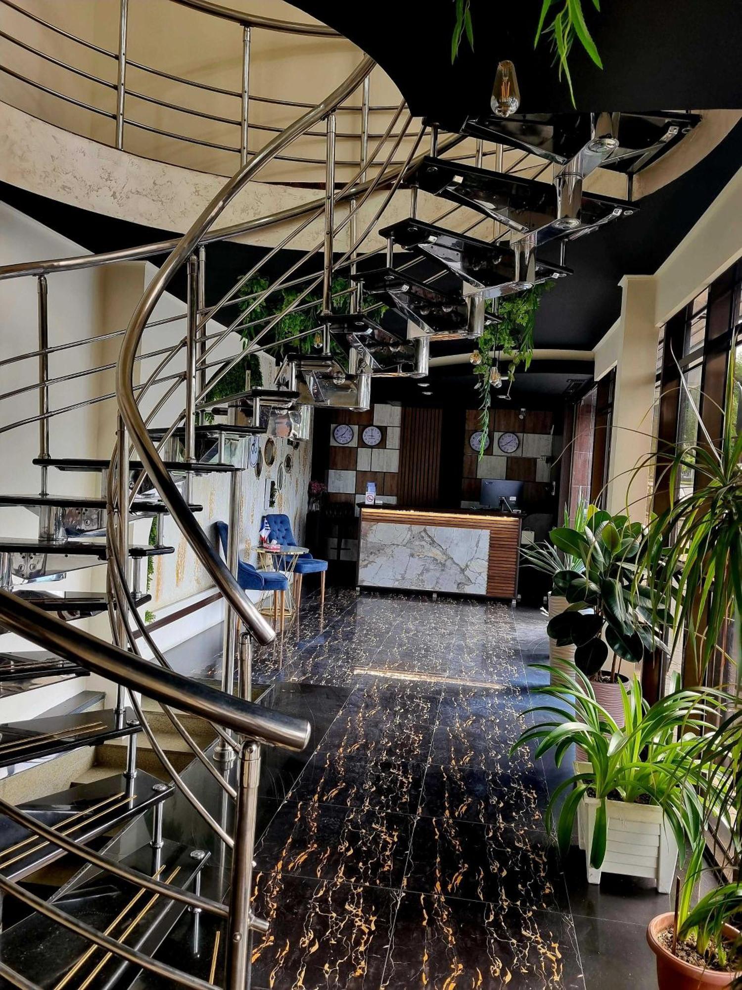 Delin Hotel And Tours Erywań Zewnętrze zdjęcie